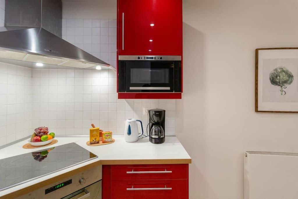 Haven, 2-bedroom W/underground Parking! Krakau